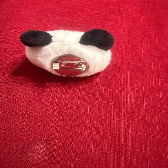 Panda brooch - Black and White - Picture 2 of 4
